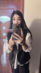 风韵十足眼镜车模kitty