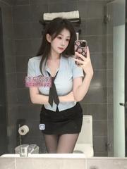 不错镜前E杯小骚逼