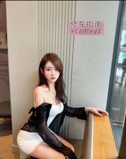 在校学妹透视小骚逼