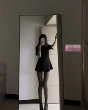 身材主动积极的小美女