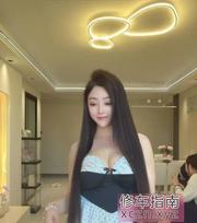 眼镜娃娃脸熟女