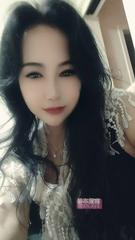 丝袜舌吻小学妹