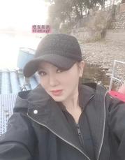 巨乳姐姐，鲍鱼粉嫩